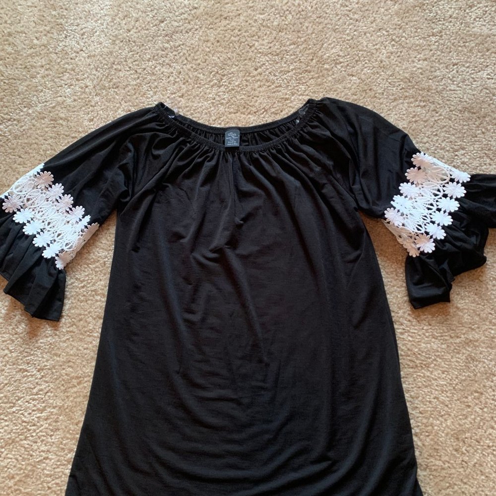 Win Win Black Ruffle Top - Picture 2 of 8